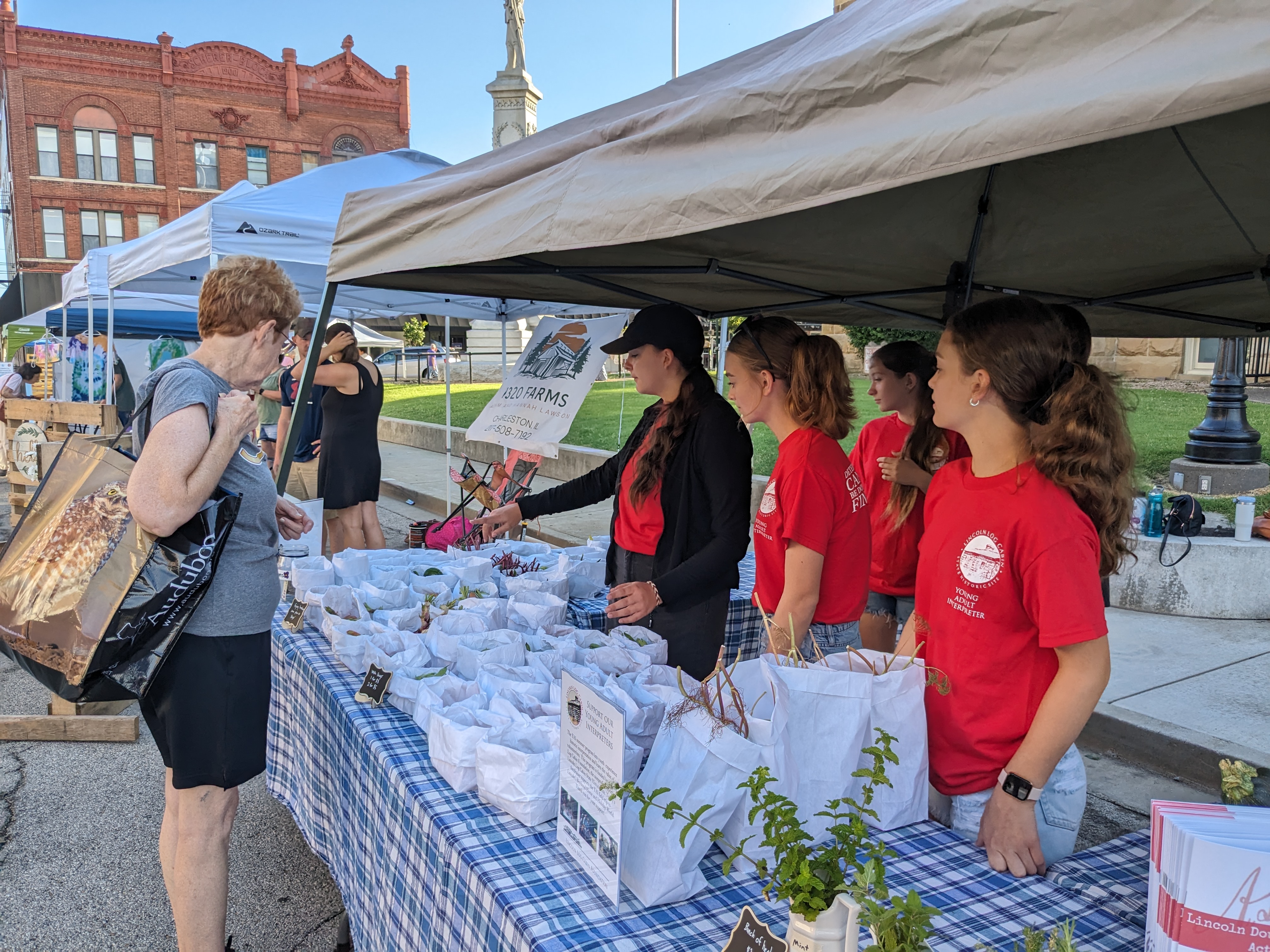 Farmers Market at Courthouse Square